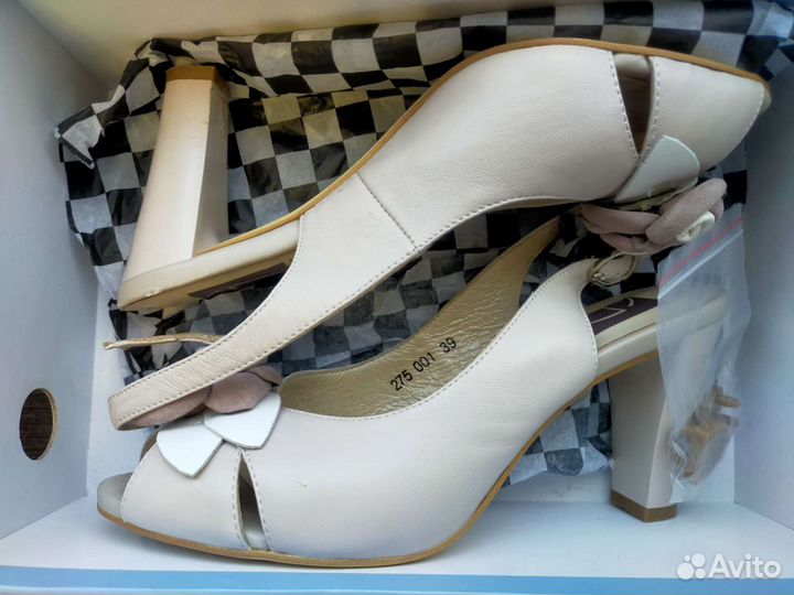 Босоножки кожаные 38-39