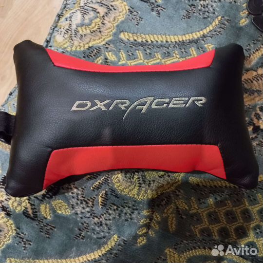 Подголовник Dxracer