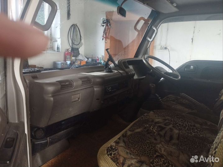 Isuzu Elf, 1995