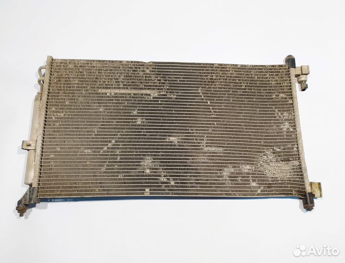 Радиатор кондиционера на Nissan Tiida C11