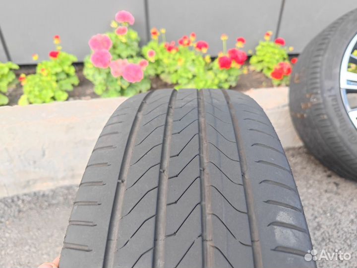 Continental UltraContact UC6 225/45 R18 95V