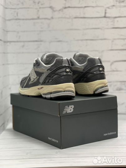 Кроссовки New Balance 1906r