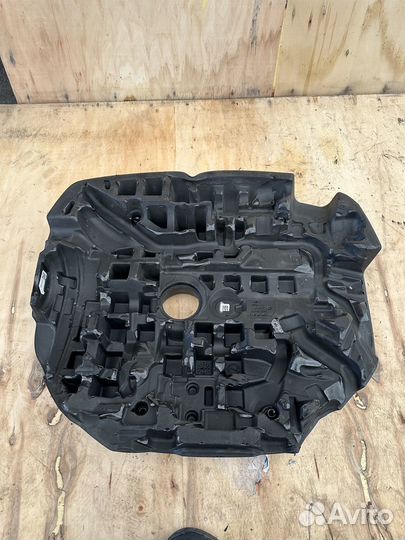 Крышка двигателя Volvo XC60 XC90