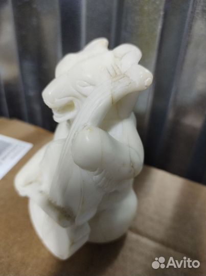 Медведь с контрабасом - мыльный камень