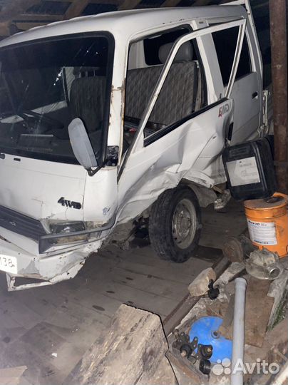Mazda Bongo 2.0 МТ, 1995, битый, 250 000 км