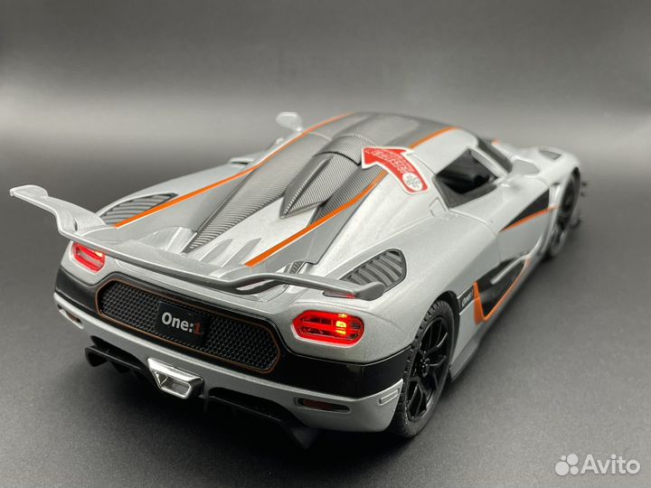 Модель автомобиля Koenigsegg One:1 металл 1:24