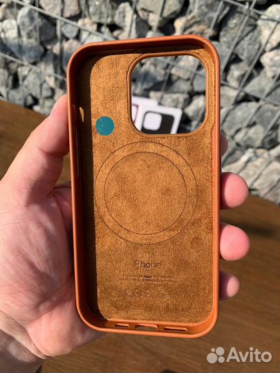 Чехлы Кожаные iPhone 14 Pro Бюджетный