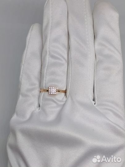 Золотое кольцо с фианитом 17р
