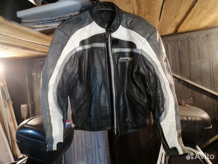 Мотокуртка кожаная мужская 50
