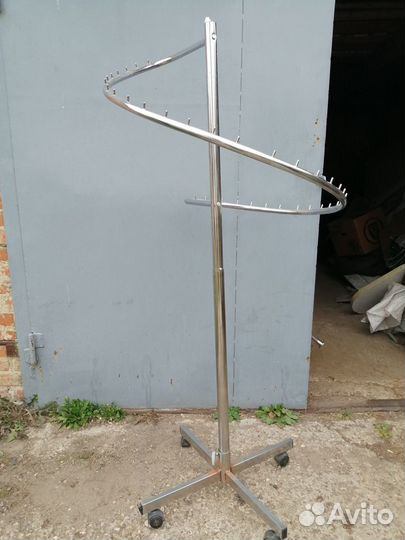 Оборудование для магазина одежды