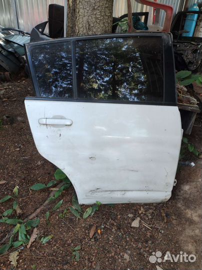 Дверь задняя правая nissan tiida