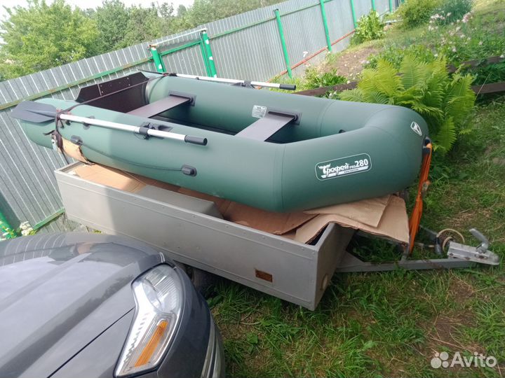 Лодка моторная трофей Pro280