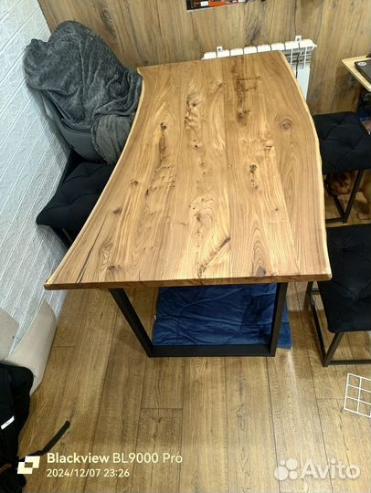 Стол обеденный из слэба