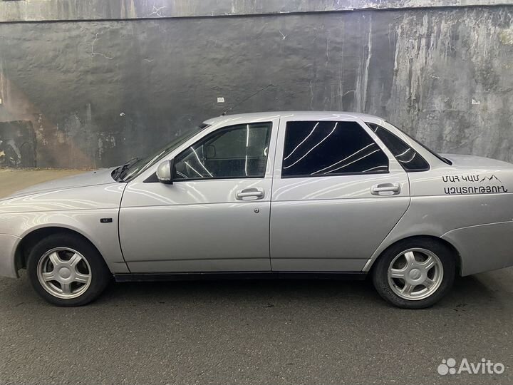 LADA Priora 1.6 МТ, 2010, 200 000 км