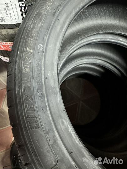 Westlake SA37 235/45 R17 97Y