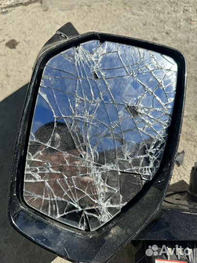 Зеркало заднего вида