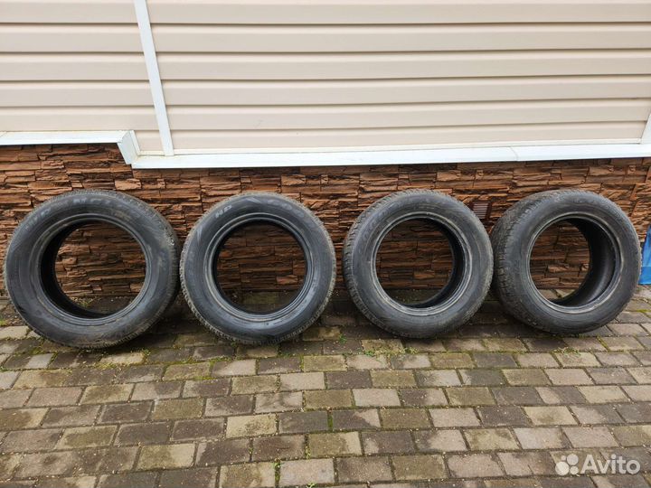 Goodyear Wrangler HP All Weather 235/65 R17 104V