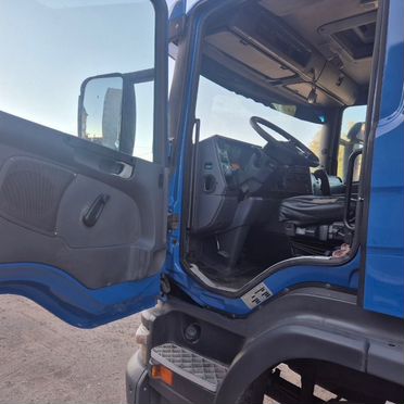 Самосвал Scania P380, 2007