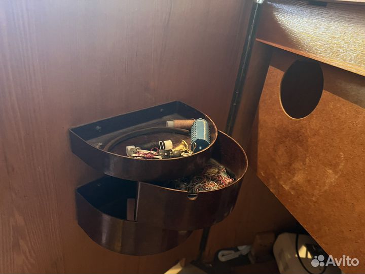 Швейная машина со столом