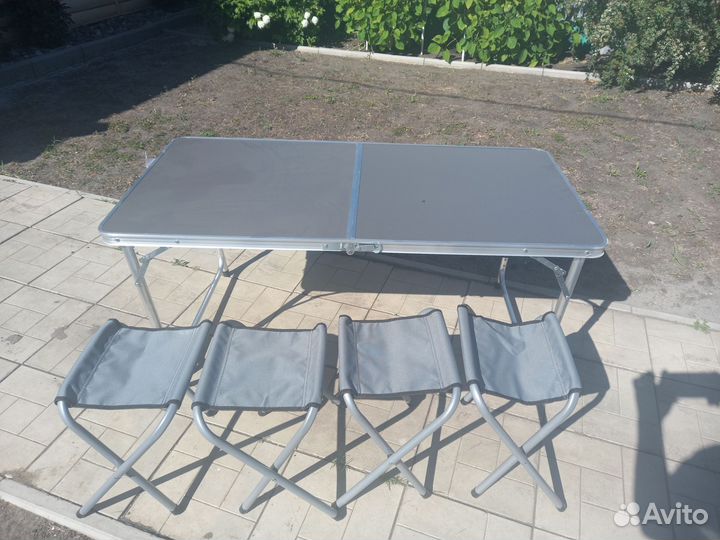 Комплект складной мебели (стол и 4 стула)