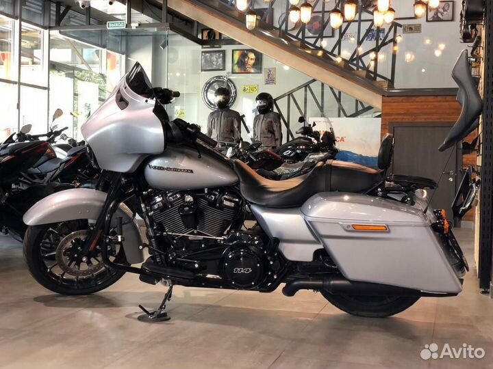 Harley-Davidson Street Glide 114 2019 серый