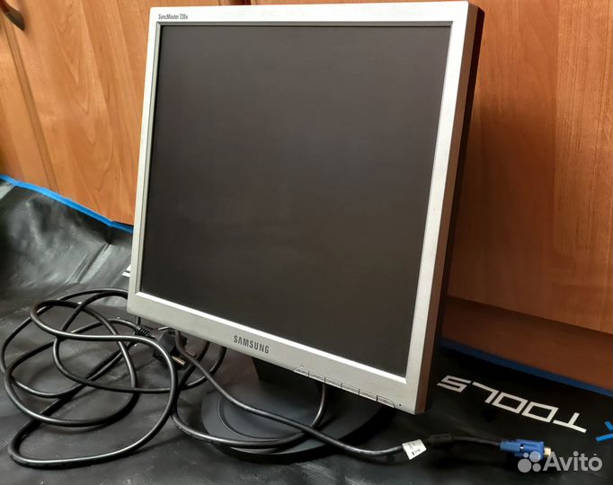 Монитор Samsung SyncMaster 720N