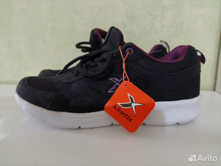 Кроссовки, бренд Kinetix