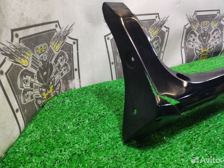 Накладка на порог правая Toyota Voxy/Noah/Esquire