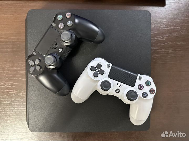 Sony playstation 4 slim