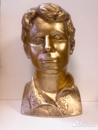 Бюст С. Есенина 22 см. Гипс