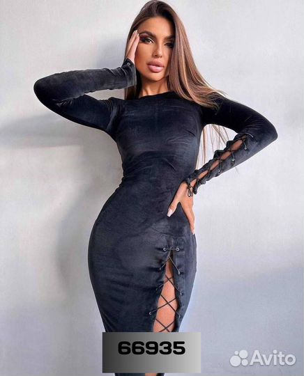 Платье с разрезом