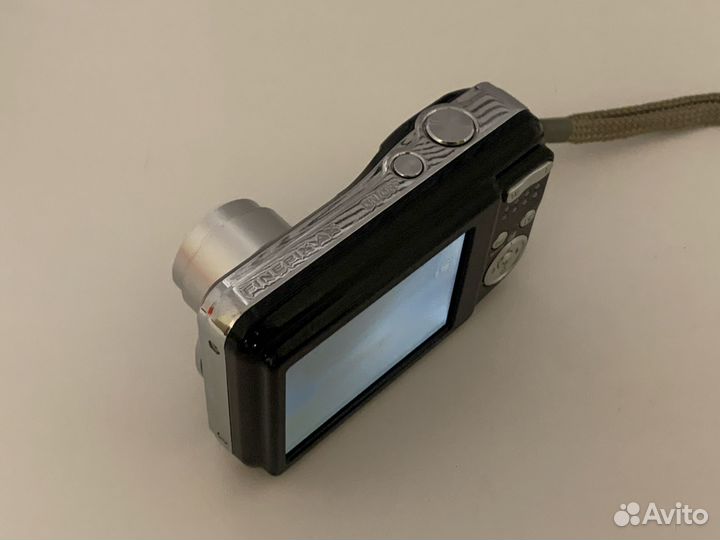 Компактная камера FujiFilm FinePix AX650