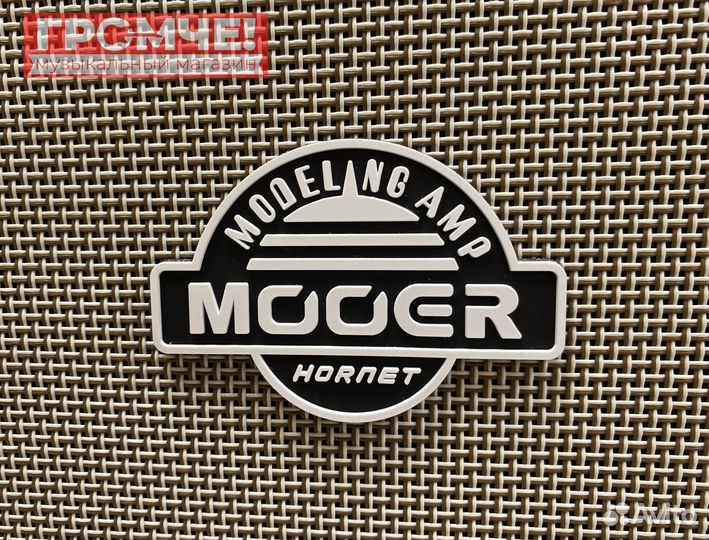 Комбоусилитель Mooer DH01 Hornet 15 White