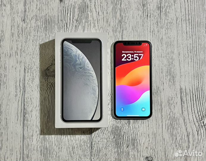 iPhone Xr, 64 ГБ