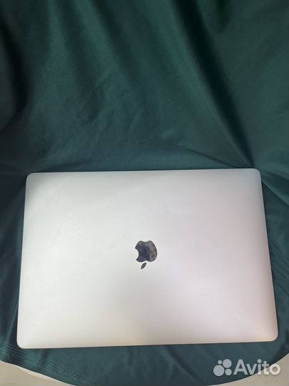 Apple macbook pro 15 a1990