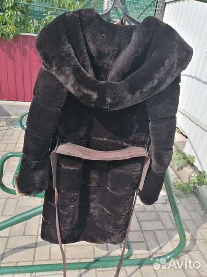 Шуба мутоновая с капюшоном