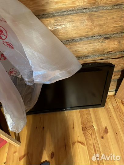 Телевизор Sharp LC-42AD5RU-BK