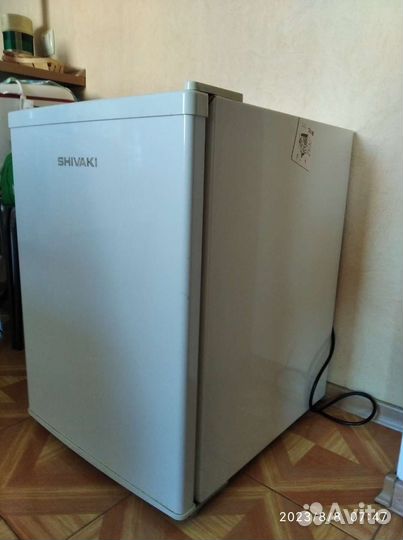 Холодильник бу маленький на дачу