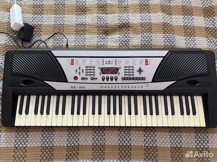 Синтезатор MK-980