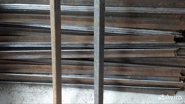 Уголок металлический новый