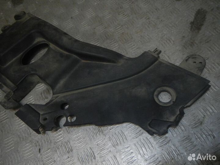 Кожух замка капота, Toyota -avensis II (03-08)