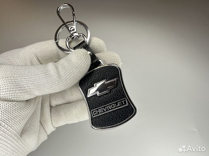Брелок Chevrolet кожа-хром