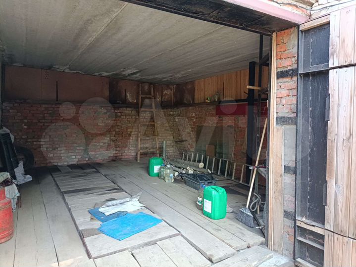 Гараж, > 30 м²