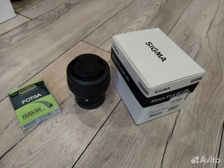 Объектив Sigma 30 mm 1 4