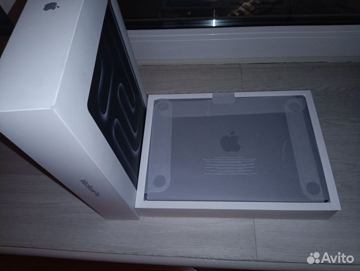 MacBook Pro 14 m3 1tb