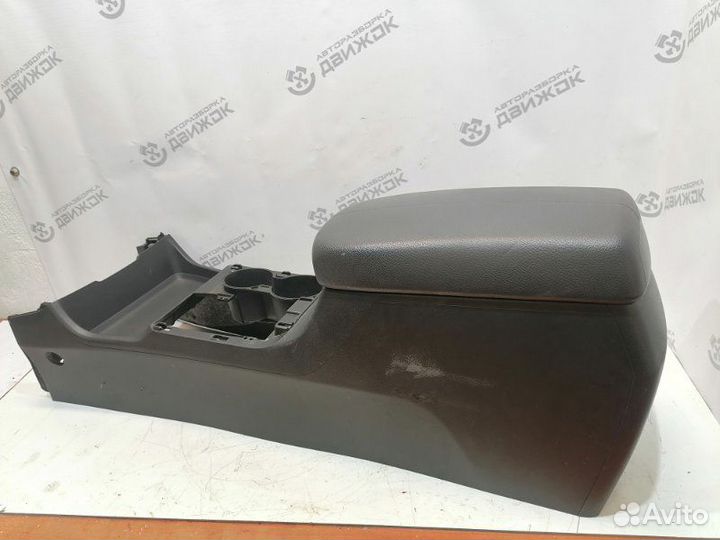 Подлокотник Kia Sorento XM 2.4 G4KE 2012