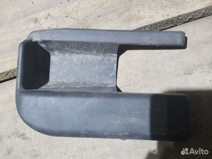 7996842020 Крышка крепления сидения Toyota RAV 4