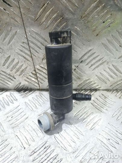 Насос омывателя фар Toyota Corolla 150