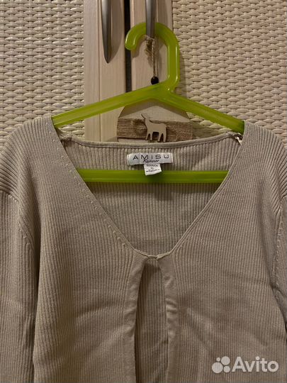 Бежевый топ на завязках