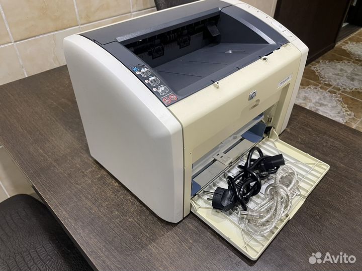 Лазерный принтер HP 1022